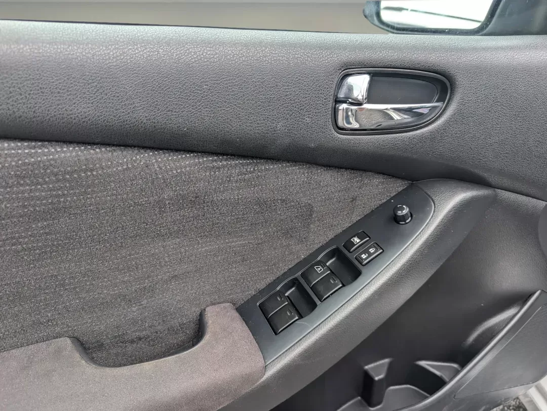 2012 /Charcoal Nissan Altima 2.5 S (1N4AL2AP3CN) with an Gas I4 2.5L/ engine, 1-Speed Continuously Variable Ratio transmission, located at 3959 U.S. 80 W, Phenix City, AL, 36870, (334) 297-4885, 32.469296, -85.135185 - 2012 Nissan Altima 2.5 S - Photo#9