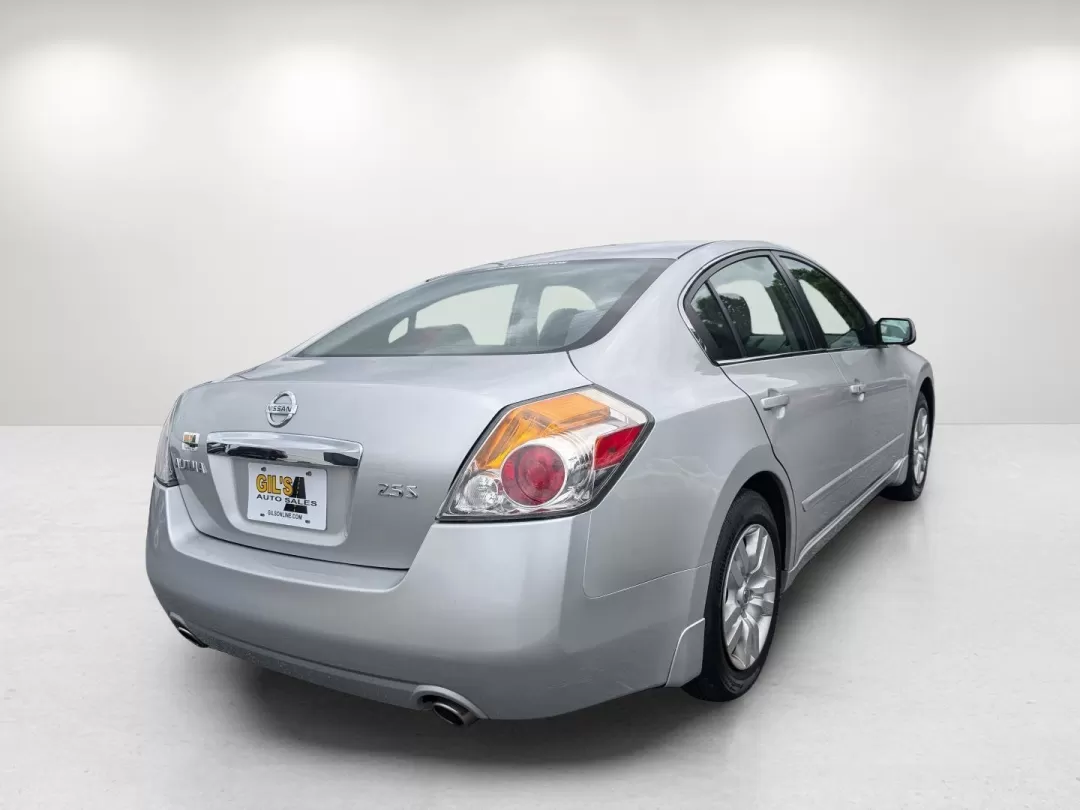 2012 /Charcoal Nissan Altima 2.5 S (1N4AL2AP3CN) with an Other engine, located at 7000 Northlake Connector, Columbus, GA, 31904, (706) 987-8085, 32.524975, -84.978134 - Introducing the perfect blend of comfort, efficiency, and style-the 2012 Nissan Altima 2.5 S, designed for those who desire an exceptional driving experience without breaking the bank! This versatile sedan is ideal for budget-conscious buyers, making it a great choice for busy commuters or families - Photo#4