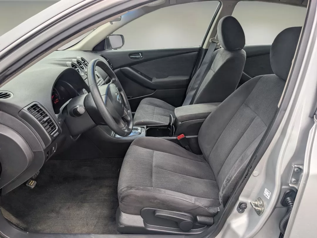 2012 /Charcoal Nissan Altima 2.5 S (1N4AL2AP3CN) with an Other engine, located at 7000 Northlake Connector, Columbus, GA, 31904, (706) 987-8085, 32.524975, -84.978134 - Introducing the perfect blend of comfort, efficiency, and style-the 2012 Nissan Altima 2.5 S, designed for those who desire an exceptional driving experience without breaking the bank! This versatile sedan is ideal for budget-conscious buyers, making it a great choice for busy commuters or families - Photo#9
