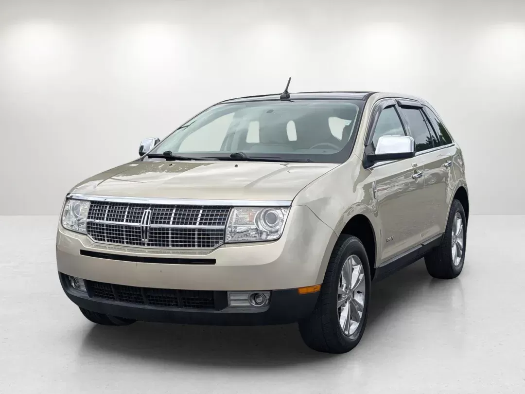 2010 Lincoln MKX (2LMDJ6JC4AB) with an Gas V6 3.5L/213 engine, 6-Speed w/OD Automatic transmission, located at 3959 U.S. 80 W, Phenix City, AL, 36870, (334) 297-4885, 32.469296, -85.135185 - 2010 Lincoln MKX - Photo#1