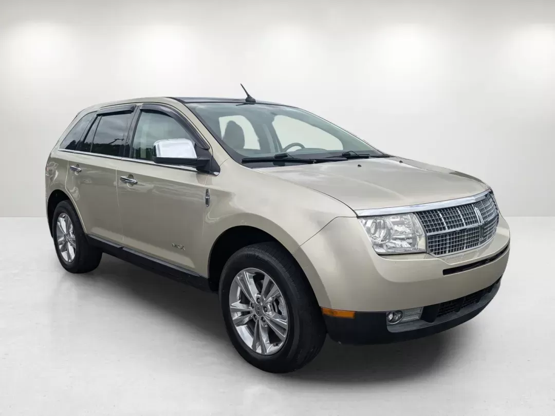 2010 Lincoln MKX (2LMDJ6JC4AB) with an Gas V6 3.5L/213 engine, 6-Speed w/OD Automatic transmission, located at 521 Old Farm Lane Rd, Prattville, AL, 36066, (334) 325-1505, 32.482460, -86.416367 - 2010 Lincoln MKX - Photo#2