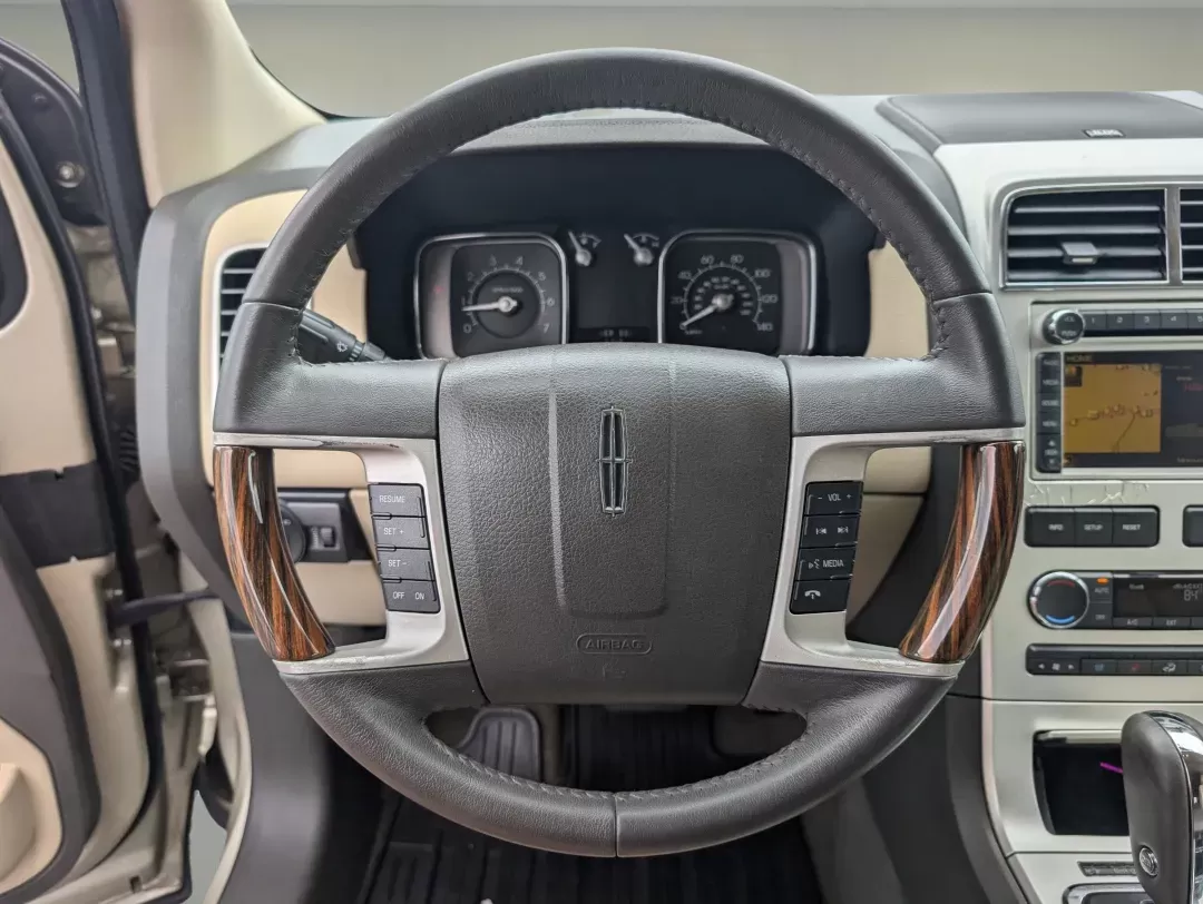 2010 Lincoln MKX (2LMDJ6JC4AB) with an Gas V6 3.5L/213 engine, 6-Speed w/OD Automatic transmission, located at 521 Old Farm Lane Rd, Prattville, AL, 36066, (334) 325-1505, 32.482460, -86.416367 - 2010 Lincoln MKX - Photo#14