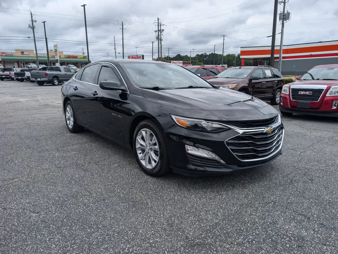 2020 /Jet Black Chevrolet Malibu LT (1G1ZD5ST5LF) with an Turbocharged Gas I4 1.5L/91 engine, 1-Speed Automatic transmission, located at 3959 U.S. 80 W, Phenix City, AL, 36870, (334) 297-4885, 32.469296, -85.135185 - 2020 Chevrolet Malibu LT - Photo#2