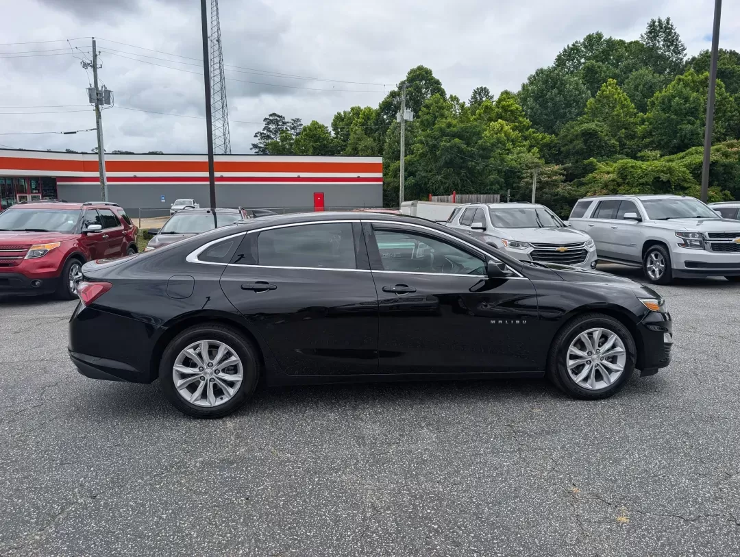 2020 /Jet Black Chevrolet Malibu LT (1G1ZD5ST5LF) with an Turbocharged Gas I4 1.5L/91 engine, 1-Speed Automatic transmission, located at 3959 U.S. 80 W, Phenix City, AL, 36870, (334) 297-4885, 32.469296, -85.135185 - 2020 Chevrolet Malibu LT - Photo#3