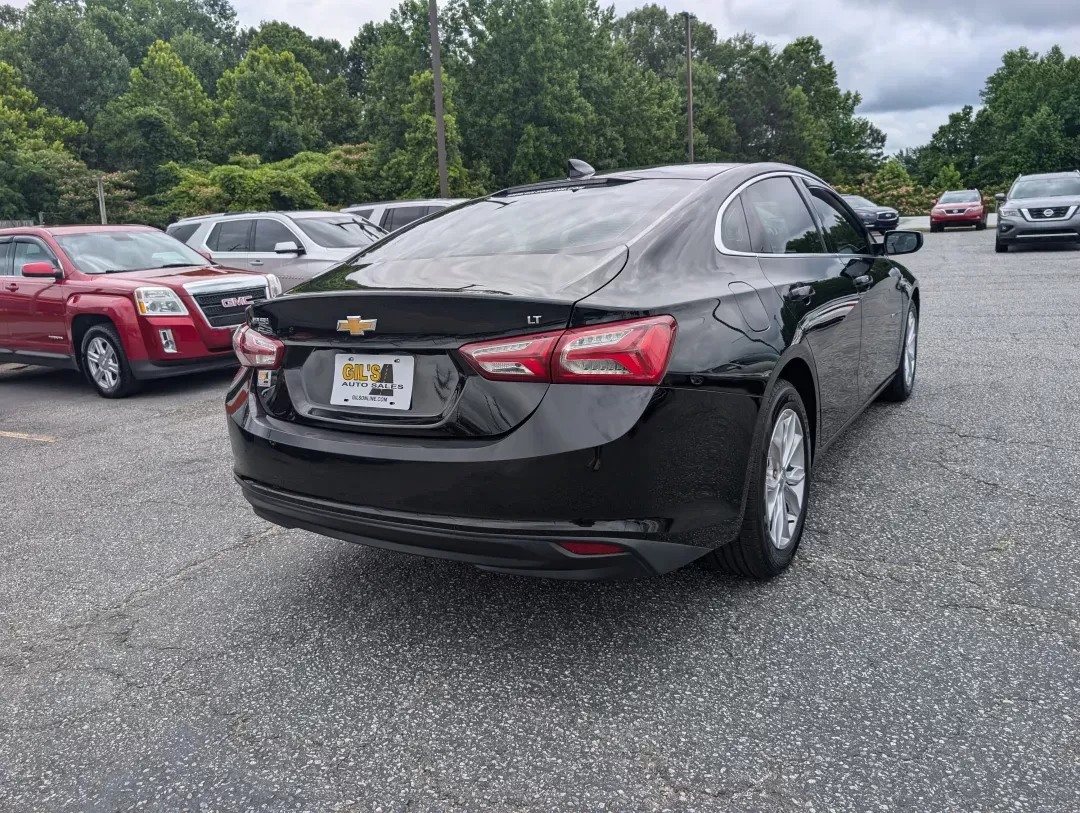 2020 /Jet Black Chevrolet Malibu LT (1G1ZD5ST5LF) with an Turbocharged Gas I4 1.5L/91 engine, 1-Speed Automatic transmission, located at 3959 U.S. 80 W, Phenix City, AL, 36870, (334) 297-4885, 32.469296, -85.135185 - 2020 Chevrolet Malibu LT - Photo#4