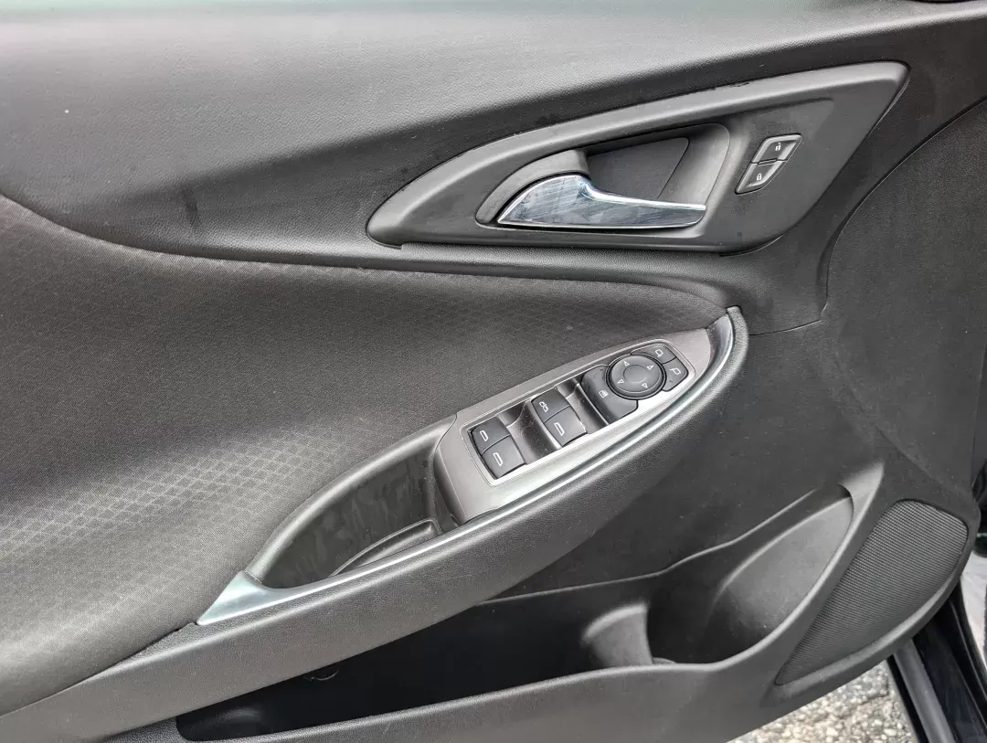 2020 /Jet Black Chevrolet Malibu LT (1G1ZD5ST5LF) with an Turbocharged Gas I4 1.5L/91 engine, 1-Speed Automatic transmission, located at 3959 U.S. 80 W, Phenix City, AL, 36870, (334) 297-4885, 32.469296, -85.135185 - 2020 Chevrolet Malibu LT - Photo#8