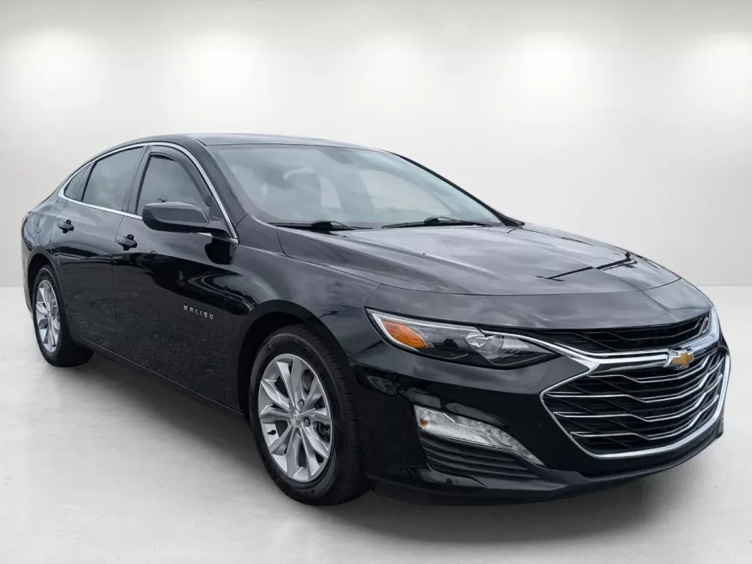 2020 /Jet Black Chevrolet Malibu LT (1G1ZD5ST5LF) with an Turbocharged Gas I4 1.5L/91 engine, 1-Speed Automatic transmission, located at 3959 U.S. 80 W, Phenix City, AL, 36870, (334) 297-4885, 32.469296, -85.135185 - 2020 Chevrolet Malibu LT - Photo#3