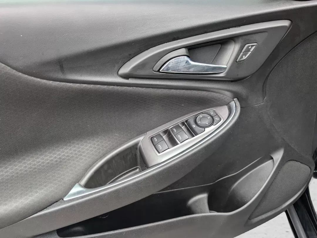 2020 /Jet Black Chevrolet Malibu LT (1G1ZD5ST5LF) with an Turbocharged Gas I4 1.5L/91 engine, 1-Speed Automatic transmission, located at 3959 U.S. 80 W, Phenix City, AL, 36870, (334) 297-4885, 32.469296, -85.135185 - 2020 Chevrolet Malibu LT - Photo#9