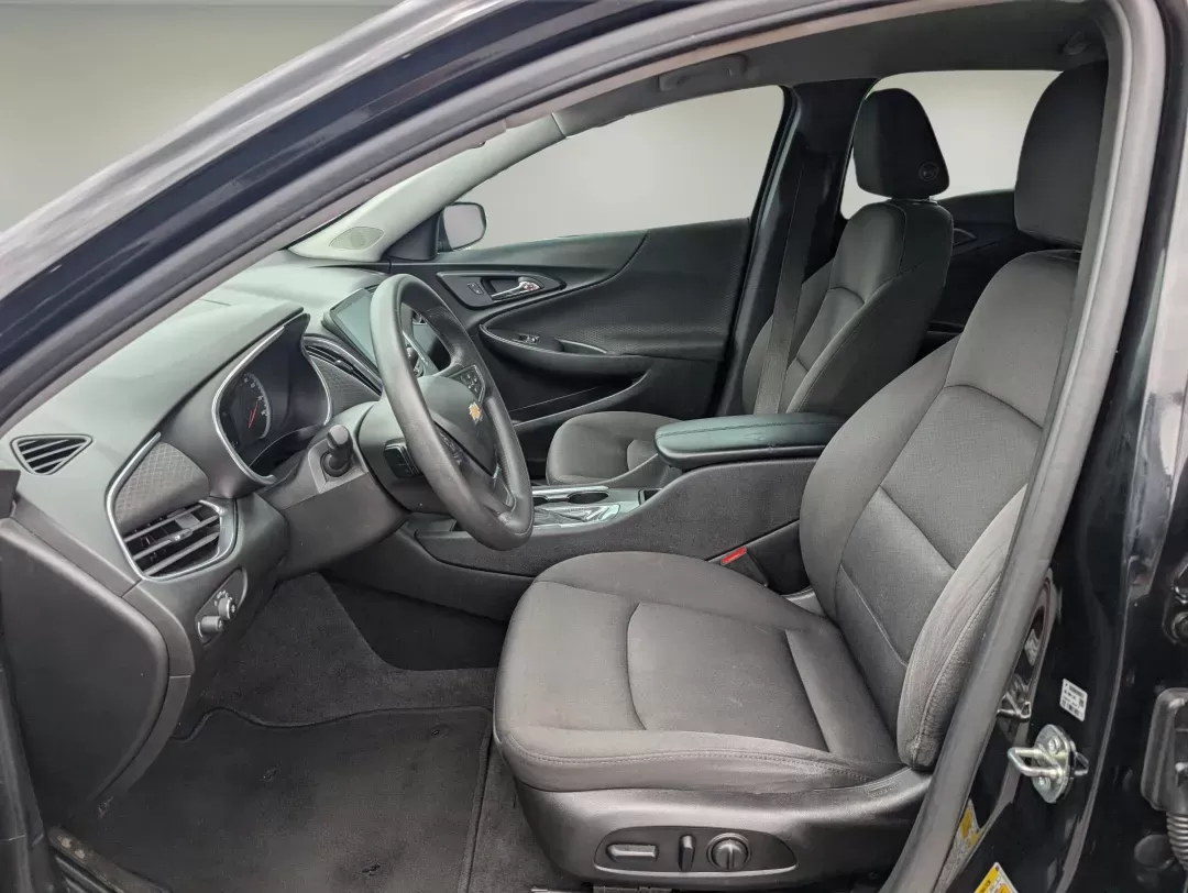 2020 /Jet Black Chevrolet Malibu LT (1G1ZD5ST5LF) with an Turbocharged Gas I4 1.5L/91 engine, 1-Speed Automatic transmission, located at 3959 U.S. 80 W, Phenix City, AL, 36870, (334) 297-4885, 32.469296, -85.135185 - 2020 Chevrolet Malibu LT - Photo#10