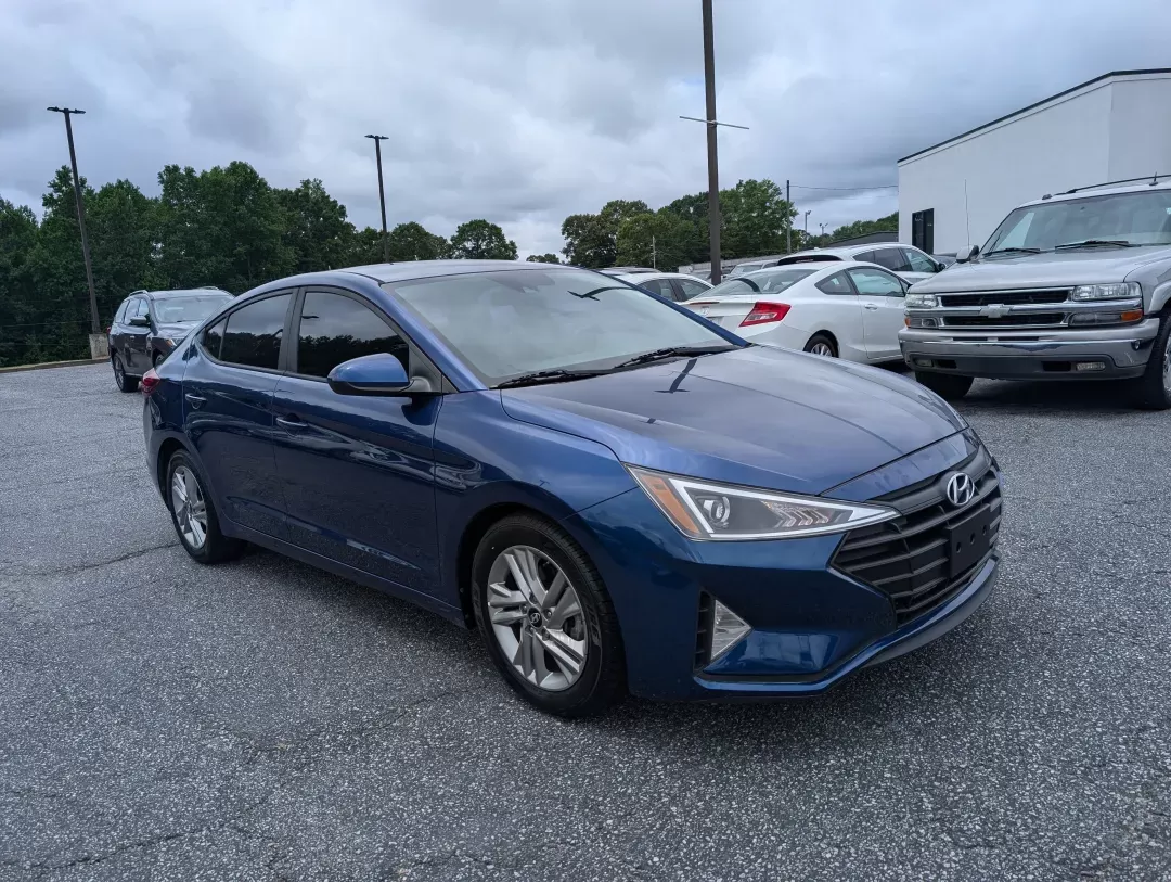 2019 /Gray Hyundai Elantra SEL (5NPD84LF6KH) with an Regular Unleaded I-4 2.0 L/122 engine, 6-Speed Automatic w/OD transmission, located at 3959 U.S. 80 W, Phenix City, AL, 36870, (334) 297-4885, 32.469296, -85.135185 - 2019 Hyundai Elantra SEL - Photo#2