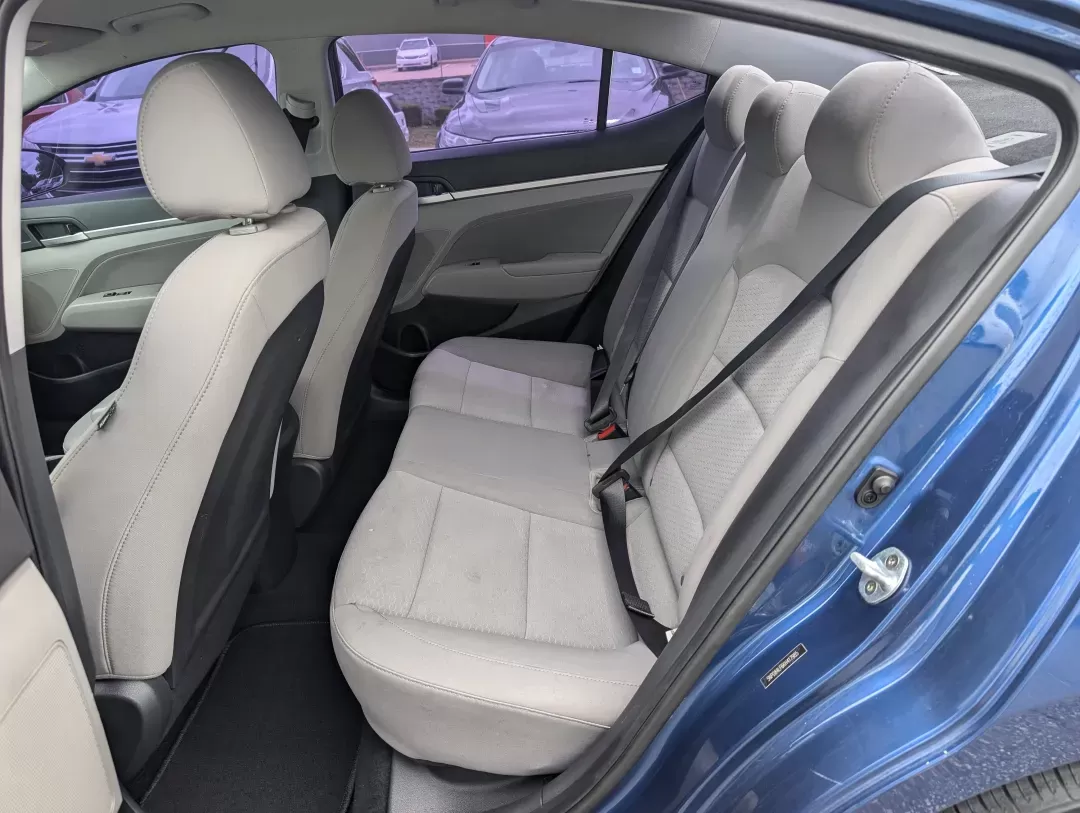 2019 /Gray Hyundai Elantra SEL (5NPD84LF6KH) with an Regular Unleaded I-4 2.0 L/122 engine, 6-Speed Automatic w/OD transmission, located at 3959 U.S. 80 W, Phenix City, AL, 36870, (334) 297-4885, 32.469296, -85.135185 - 2019 Hyundai Elantra SEL - Photo#10