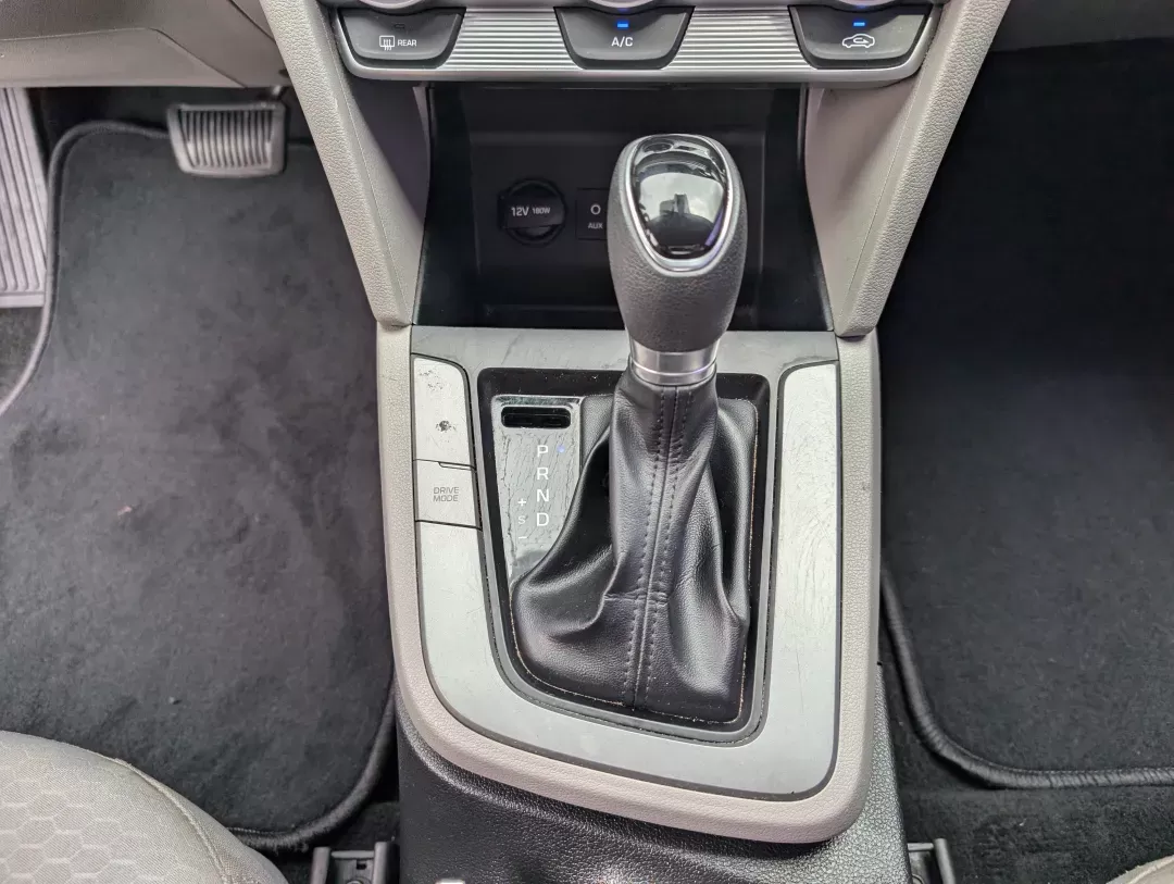 2019 /Gray Hyundai Elantra SEL (5NPD84LF6KH) with an Regular Unleaded I-4 2.0 L/122 engine, 6-Speed Automatic w/OD transmission, located at 3959 U.S. 80 W, Phenix City, AL, 36870, (334) 297-4885, 32.469296, -85.135185 - 2019 Hyundai Elantra SEL - Photo#13