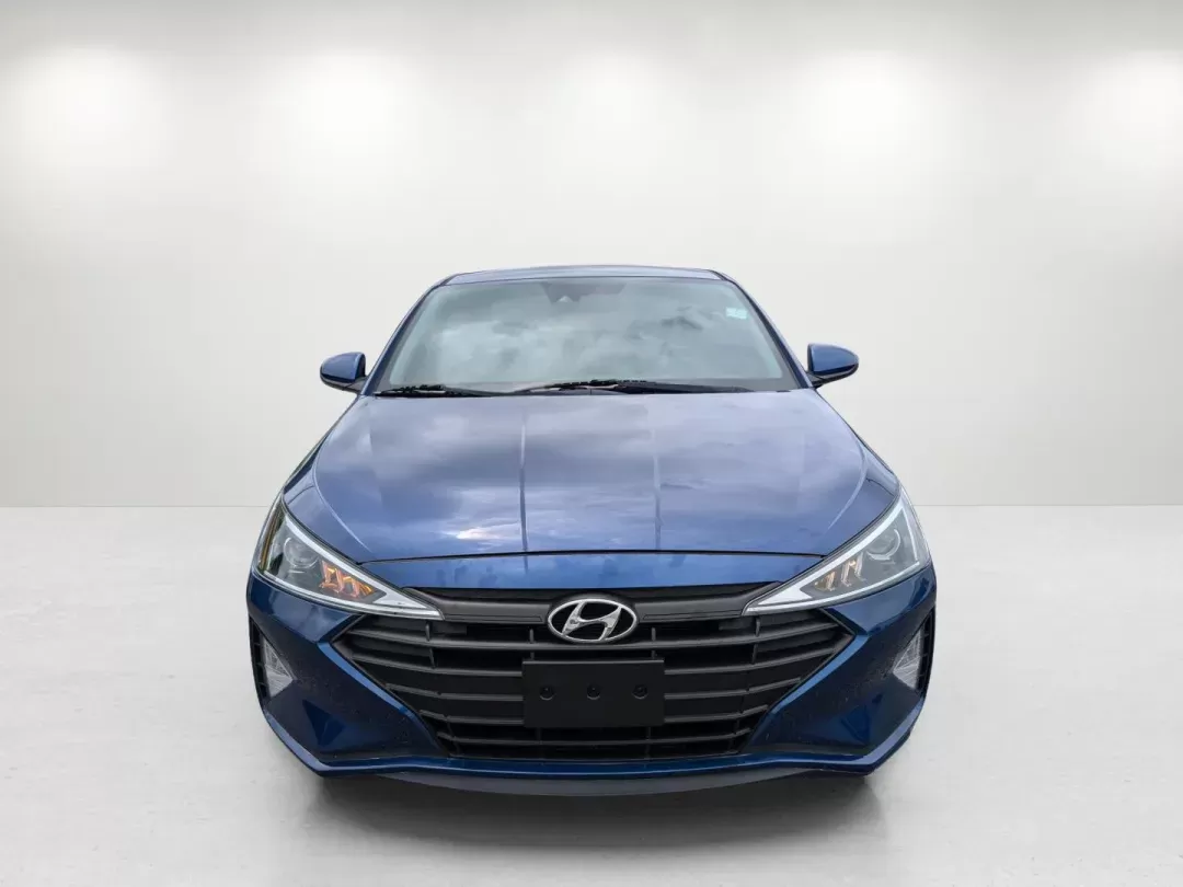 2019 /Gray Hyundai Elantra SEL (5NPD84LF6KH) with an Regular Unleaded I-4 2.0 L/122 engine, 6-Speed Automatic w/OD transmission, located at 3959 U.S. 80 W, Phenix City, AL, 36870, (334) 297-4885, 32.469296, -85.135185 - 2019 Hyundai Elantra SEL - Photo#2