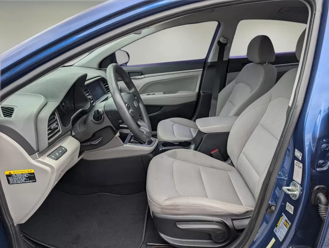 2019 /Gray Hyundai Elantra SEL (5NPD84LF6KH) with an Regular Unleaded I-4 2.0 L/122 engine, 6-Speed Automatic w/OD transmission, located at 3959 U.S. 80 W, Phenix City, AL, 36870, (334) 297-4885, 32.469296, -85.135185 - 2019 Hyundai Elantra SEL - Photo#10