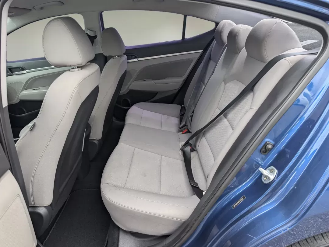 2019 /Gray Hyundai Elantra SEL (5NPD84LF6KH) with an Regular Unleaded I-4 2.0 L/122 engine, 6-Speed Automatic w/OD transmission, located at 3959 U.S. 80 W, Phenix City, AL, 36870, (334) 297-4885, 32.469296, -85.135185 - 2019 Hyundai Elantra SEL - Photo#11