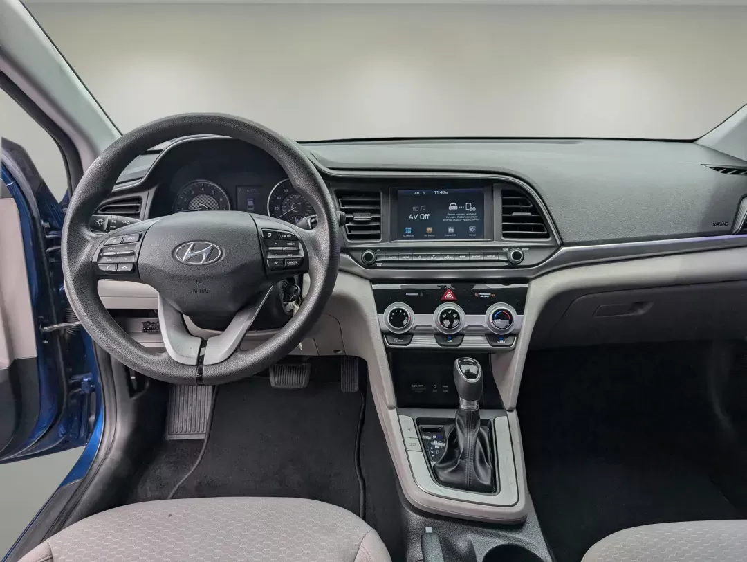 2019 /Gray Hyundai Elantra SEL (5NPD84LF6KH) with an Regular Unleaded I-4 2.0 L/122 engine, 6-Speed Automatic w/OD transmission, located at 3959 U.S. 80 W, Phenix City, AL, 36870, (334) 297-4885, 32.469296, -85.135185 - 2019 Hyundai Elantra SEL - Photo#12