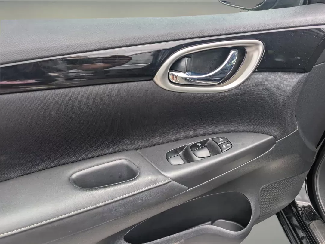 2019 /Charcoal Nissan Sentra SV (3N1AB7AP0KL) with an Regular Unleaded I-4 1.8 L/110 engine, 1-Speed CVT w/OD transmission, located at 3959 U.S. 80 W, Phenix City, AL, 36870, (334) 297-4885, 32.469296, -85.135185 - 2019 Nissan Sentra SV - Photo#9