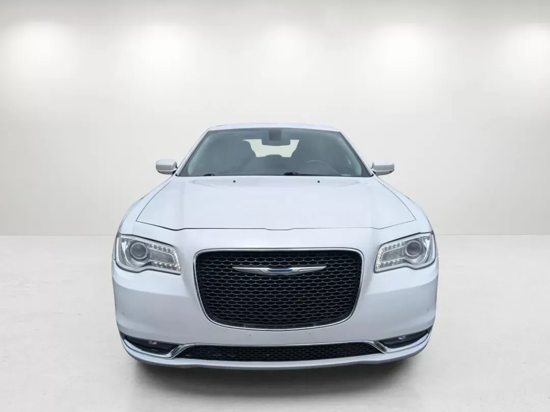 2015 /Black Chrysler 300 Limited (2C3CCARG9FH) with an Regular Unleaded V-6 3.6 L/220 engine, 8-Speed Automatic w/OD transmission, located at 3959 U.S. 80 W, Phenix City, AL, 36870, (334) 297-4885, 32.469296, -85.135185 - 2015 Chrysler 300 Limited - Photo#1