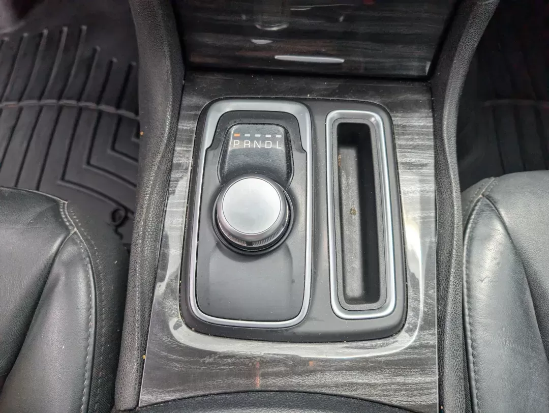 2015 /Black Chrysler 300 Limited (2C3CCARG9FH) with an Regular Unleaded V-6 3.6 L/220 engine, 8-Speed Automatic w/OD transmission, located at 3959 U.S. 80 W, Phenix City, AL, 36870, (334) 297-4885, 32.469296, -85.135185 - 2015 Chrysler 300 Limited - Photo#13