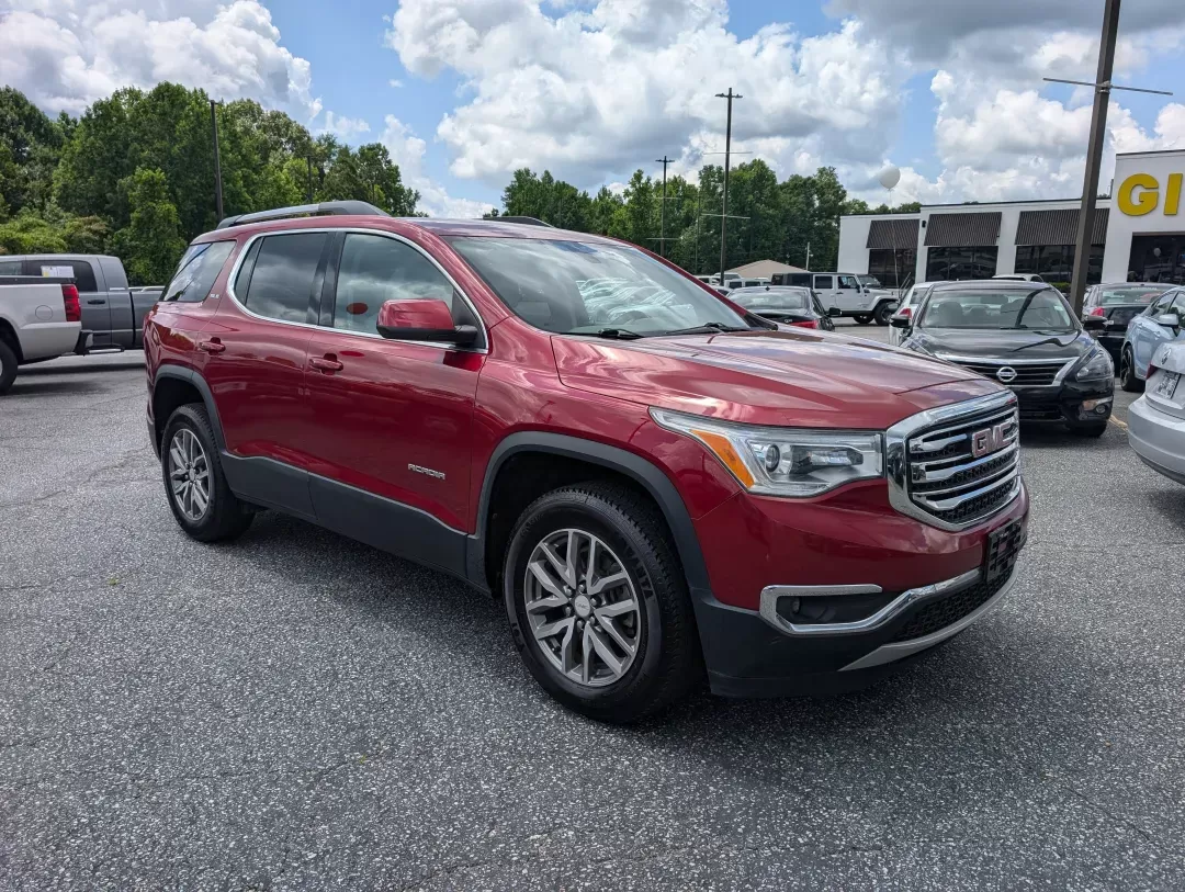 2019 /Dark Ash Gray/ Light Ash Gray GMC Acadia SLE (1GKKNLLA1KZ) with an Gas I4 2.5L/150 engine, 6-Speed Automatic transmission, located at 3959 U.S. 80 W, Phenix City, AL, 36870, (334) 297-4885, 32.469296, -85.135185 - 2019 GMC Acadia SLE - Photo#2