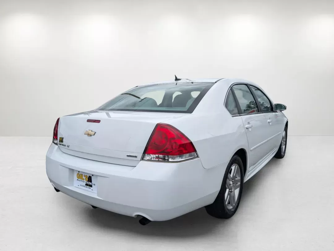 2014 /Gray Chevrolet Impala Limited LT (2G1WB5E32E1) with an Gas V6 3.6L/217 engine, 6-Speed Automatic transmission, located at 3959 U.S. 80 W, Phenix City, AL, 36870, (334) 297-4885, 32.469296, -85.135185 - 2014 Chevrolet Impala Limited LT - Photo#4