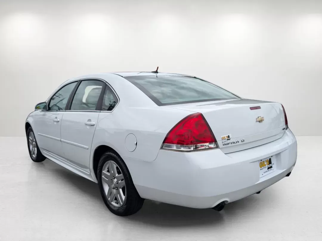 2014 /Gray Chevrolet Impala Limited LT (2G1WB5E32E1) with an Gas V6 3.6L/217 engine, 6-Speed Automatic transmission, located at 3959 U.S. 80 W, Phenix City, AL, 36870, (334) 297-4885, 32.469296, -85.135185 - 2014 Chevrolet Impala Limited LT - Photo#6
