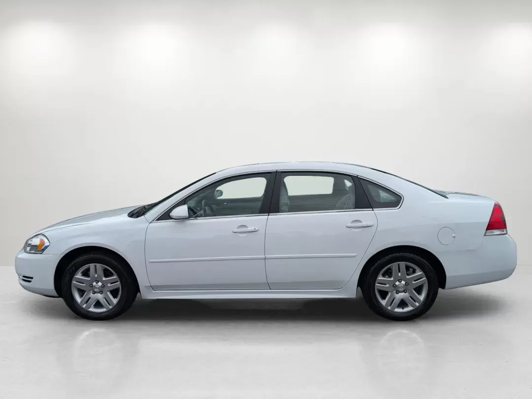 2014 /Gray Chevrolet Impala Limited LT (2G1WB5E32E1) with an Gas V6 3.6L/217 engine, 6-Speed Automatic transmission, located at 3959 U.S. 80 W, Phenix City, AL, 36870, (334) 297-4885, 32.469296, -85.135185 - 2014 Chevrolet Impala Limited LT - Photo#7