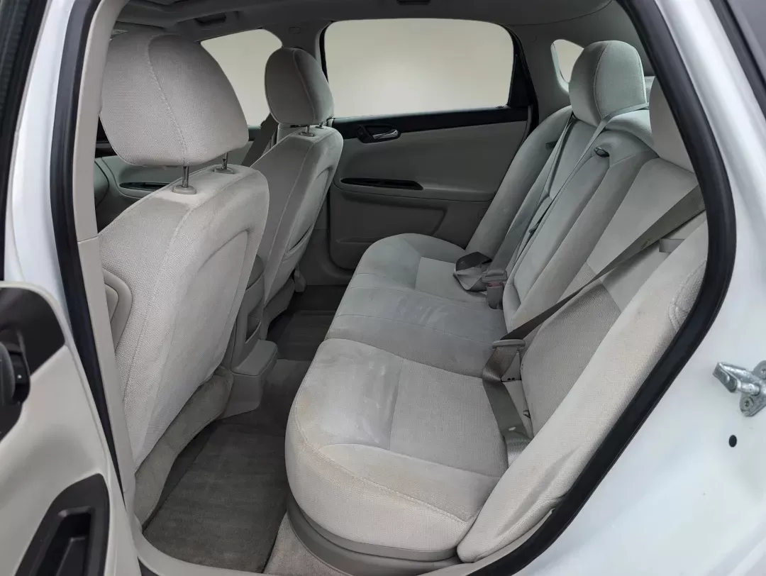 2014 /Gray Chevrolet Impala Limited LT (2G1WB5E32E1) with an Gas V6 3.6L/217 engine, 6-Speed Automatic transmission, located at 3959 U.S. 80 W, Phenix City, AL, 36870, (334) 297-4885, 32.469296, -85.135185 - 2014 Chevrolet Impala Limited LT - Photo#10