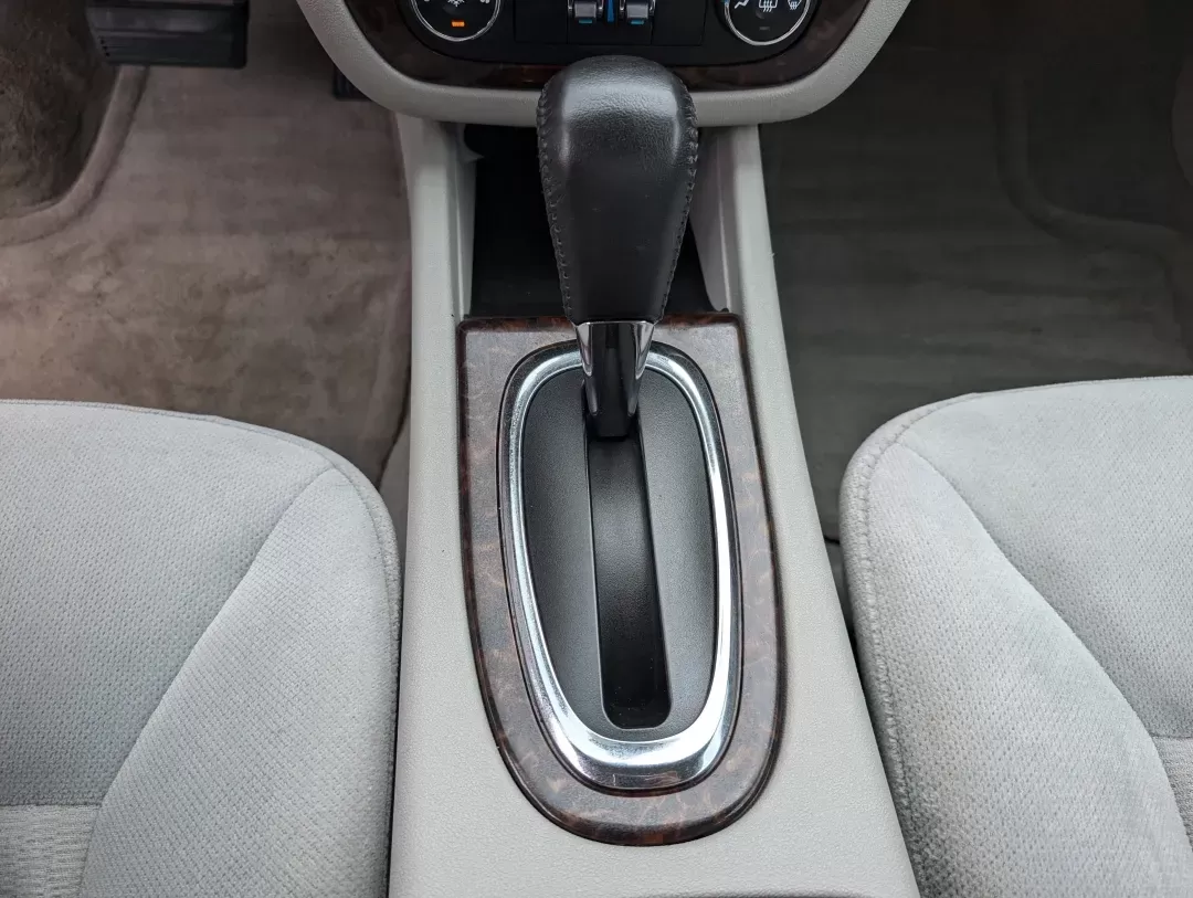 2014 /Gray Chevrolet Impala Limited LT (2G1WB5E32E1) with an Gas V6 3.6L/217 engine, 6-Speed Automatic transmission, located at 3959 U.S. 80 W, Phenix City, AL, 36870, (334) 297-4885, 32.469296, -85.135185 - 2014 Chevrolet Impala Limited LT - Photo#13