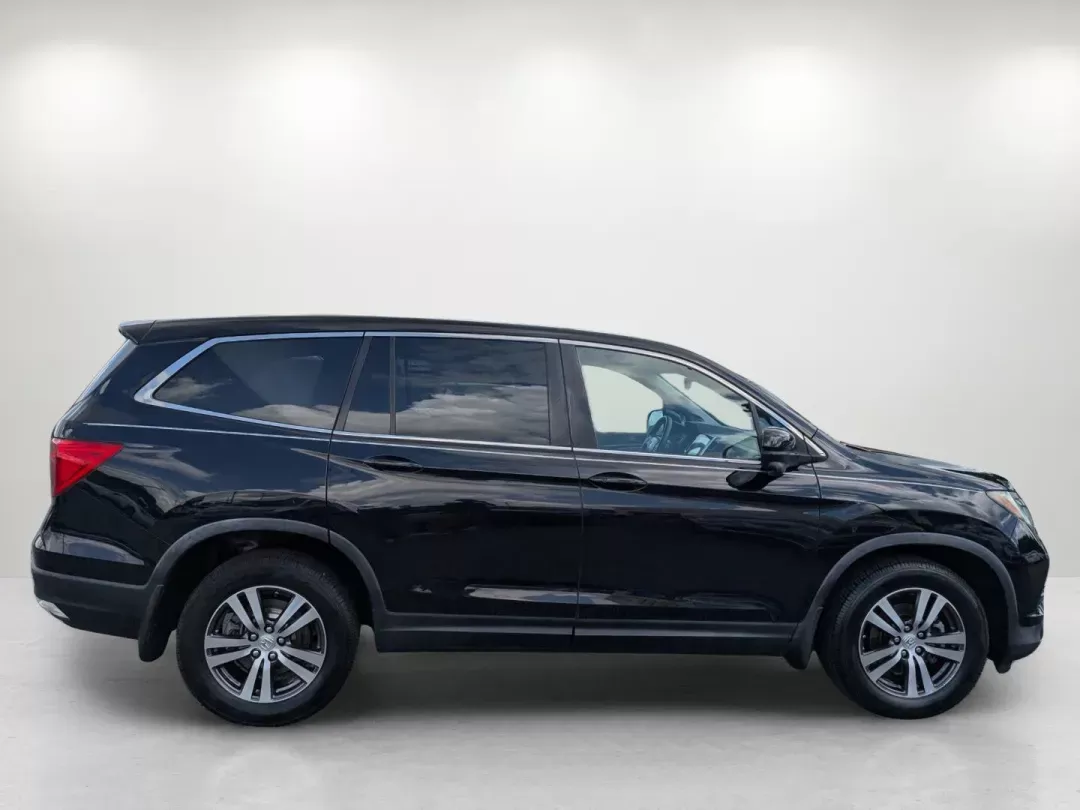2016 Honda Pilot EX (5FNYF5H34GB) with an Regular Unleaded V-6 3.5 L/212 engine, 6-Speed Automatic w/OD transmission, located at 5115 14th Ave., Columbus, GA, 31904, (706) 323-0345, 32.511494, -84.971046 - 2016 Honda Pilot EX - Photo#3