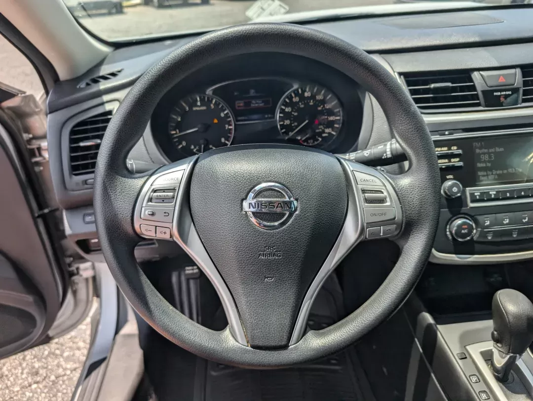 2016 Nissan Altima 2.5 (1N4AL3AP4GN) with an Regular Unleaded I-4 2.5 L/152 engine, 1-Speed CVT w/OD transmission, located at 3959 U.S. 80 W, Phenix City, AL, 36870, (334) 297-4885, 32.469296, -85.135185 - 2016 Nissan Altima 2.5 - Photo#15