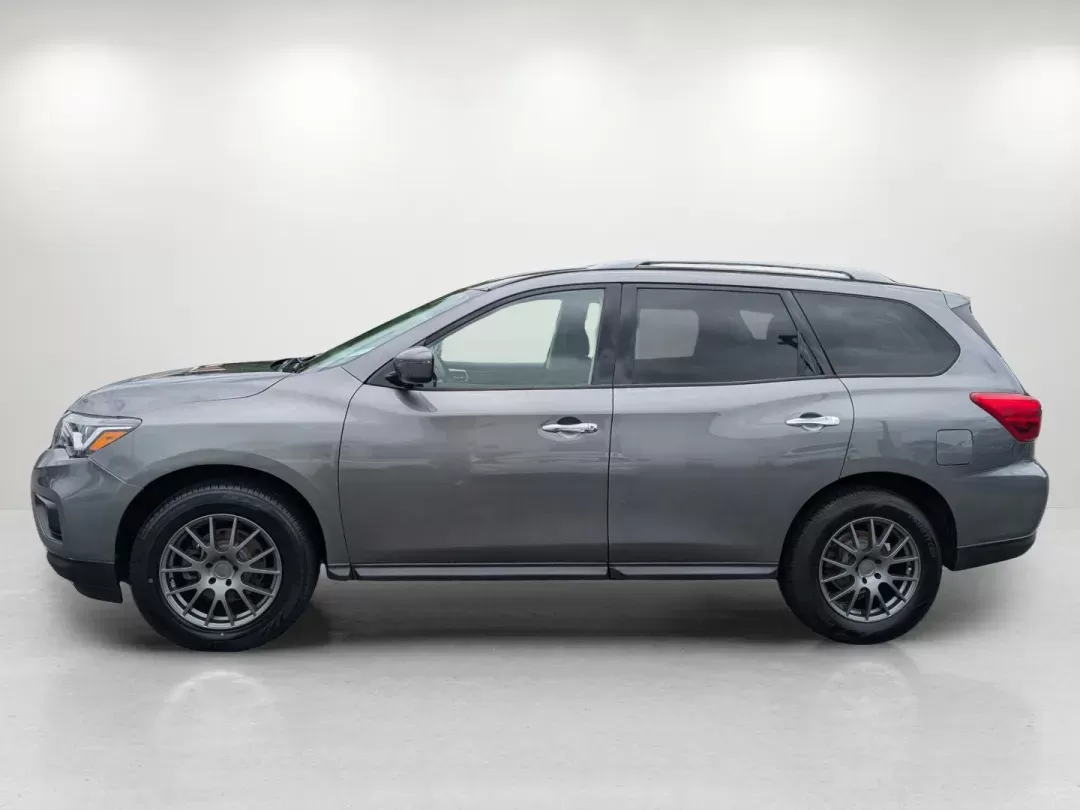 2019 /Charcoal Nissan Pathfinder SV (5N1DR2MM4KC) with an Regular Unleaded V-6 3.5 L/213 engine, 1-Speed CVT w/OD transmission, located at 3959 U.S. 80 W, Phenix City, AL, 36870, (334) 297-4885, 32.469296, -85.135185 - 2019 Nissan Pathfinder SV - Photo#8