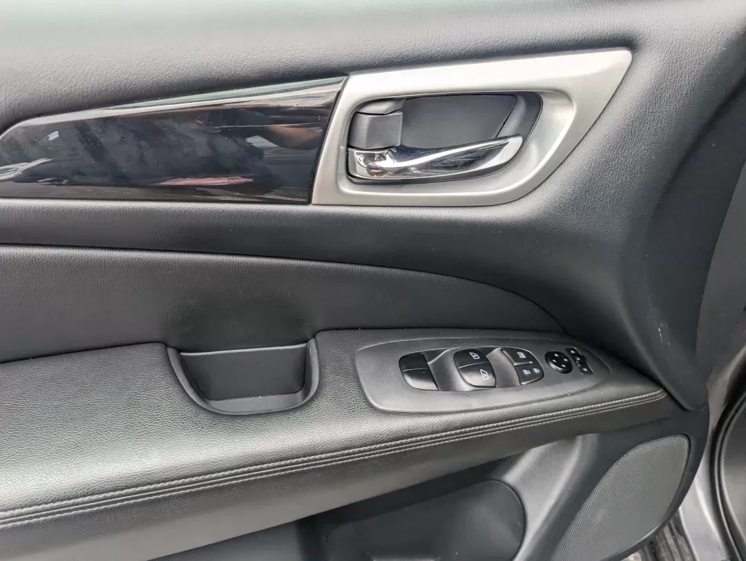 2019 /Charcoal Nissan Pathfinder SV (5N1DR2MM4KC) with an Regular Unleaded V-6 3.5 L/213 engine, 1-Speed CVT w/OD transmission, located at 3959 U.S. 80 W, Phenix City, AL, 36870, (334) 297-4885, 32.469296, -85.135185 - 2019 Nissan Pathfinder SV - Photo#9