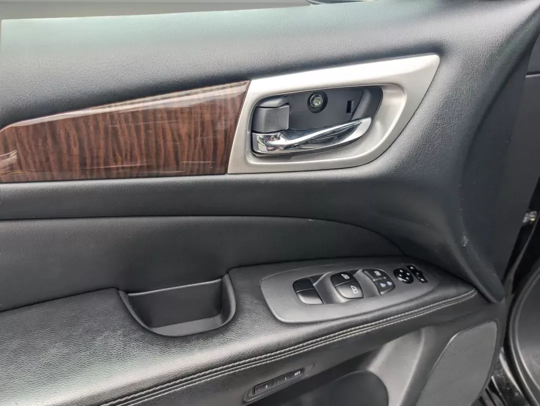 2013 /Charcoal Nissan Pathfinder SL (5N1AR2MN7DC) with an Gas V6 3.5L/ engine, 1-Speed Continuously Variable Ratio transmission, located at 3959 U.S. 80 W, Phenix City, AL, 36870, (334) 297-4885, 32.469296, -85.135185 - 2013 Nissan Pathfinder SL - Photo#9
