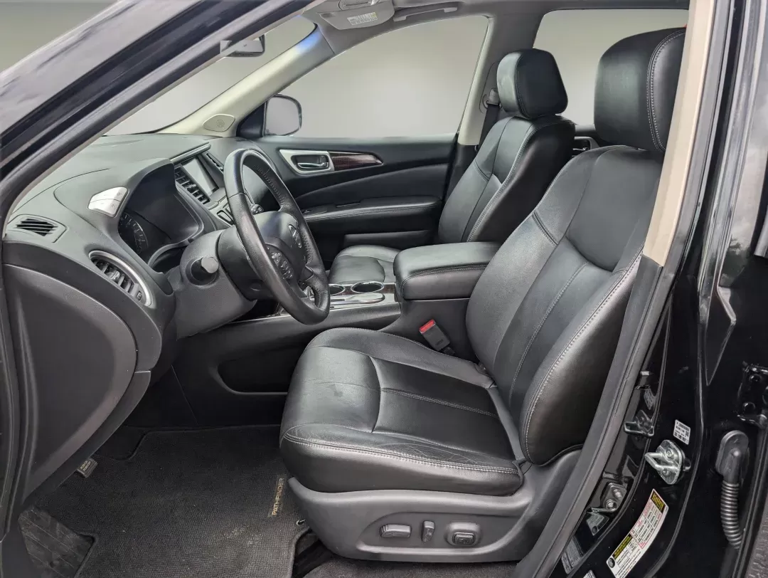 2013 /Charcoal Nissan Pathfinder SL (5N1AR2MN7DC) with an Gas V6 3.5L/ engine, 1-Speed Continuously Variable Ratio transmission, located at 3959 U.S. 80 W, Phenix City, AL, 36870, (334) 297-4885, 32.469296, -85.135185 - 2013 Nissan Pathfinder SL - Photo#10