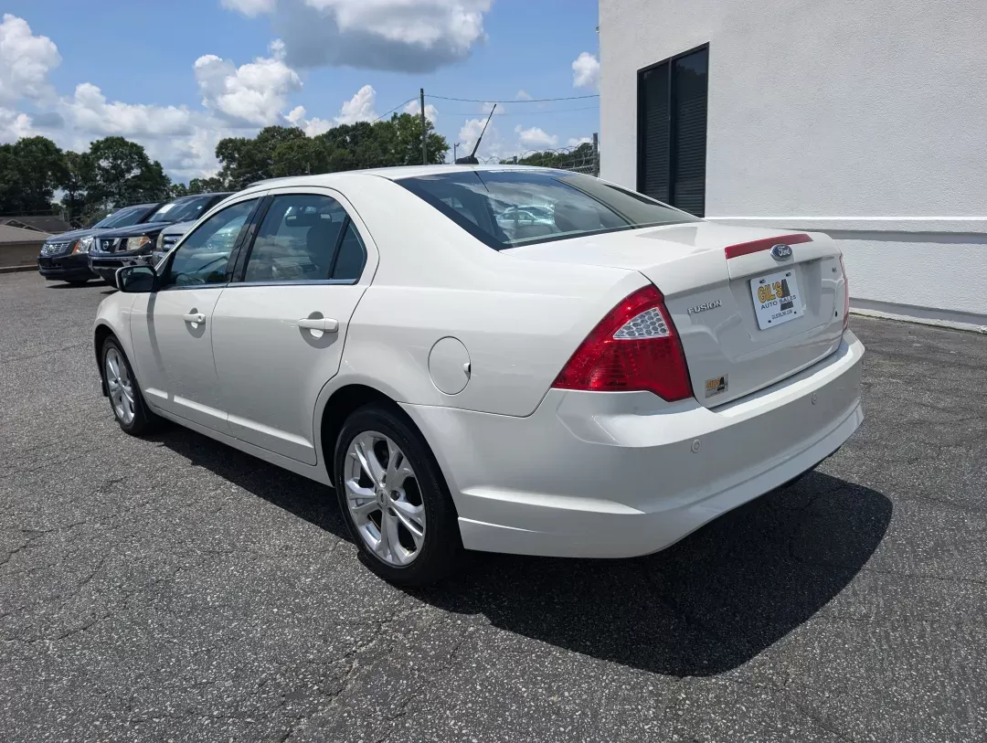2012 Ford Fusion SE (3FAHP0HAXCR) with an Gas I4 2.5L/152 engine, 6-Speed Automatic transmission, located at 3959 U.S. 80 W, Phenix City, AL, 36870, (334) 297-4885, 32.469296, -85.135185 - 2012 Ford Fusion SE - Photo#6