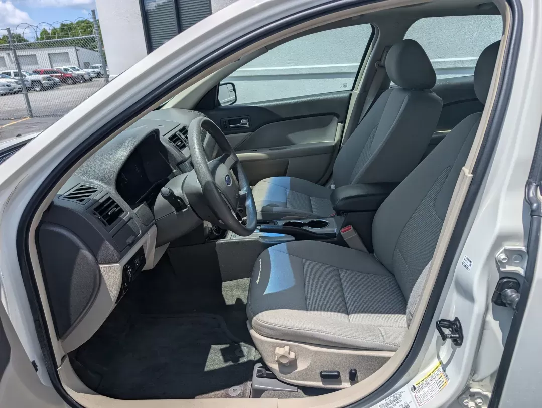 2012 Ford Fusion SE (3FAHP0HAXCR) with an Gas I4 2.5L/152 engine, 6-Speed Automatic transmission, located at 3959 U.S. 80 W, Phenix City, AL, 36870, (334) 297-4885, 32.469296, -85.135185 - 2012 Ford Fusion SE - Photo#9