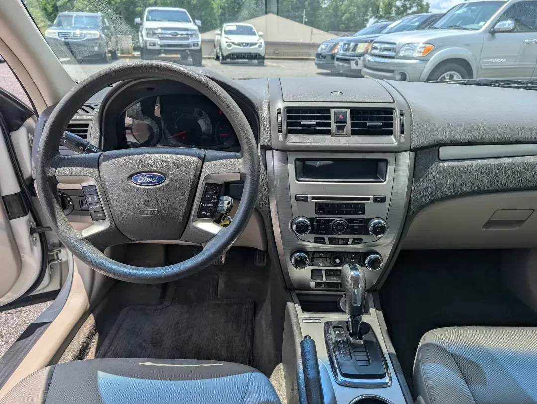 2012 Ford Fusion SE (3FAHP0HAXCR) with an Gas I4 2.5L/152 engine, 6-Speed Automatic transmission, located at 3959 U.S. 80 W, Phenix City, AL, 36870, (334) 297-4885, 32.469296, -85.135185 - 2012 Ford Fusion SE - Photo#11