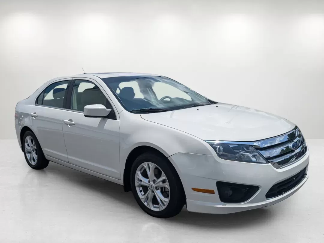 2012 Ford Fusion SE (3FAHP0HAXCR) with an Gas I4 2.5L/152 engine, 6-Speed Automatic transmission, located at 3959 U.S. 80 W, Phenix City, AL, 36870, (334) 297-4885, 32.469296, -85.135185 - **Your Next Adventure Awaits: 2012 Ford Fusion SE at Gils Auto - Phenix City, AL!**<br /> <br /> Are you searching for the perfect blend of reliability, comfort, and style for your daily adventures? Look no further! The 2012 Ford Fusion SE is not just a sedan; it's your ticket to a stress-free commu - Photo#3