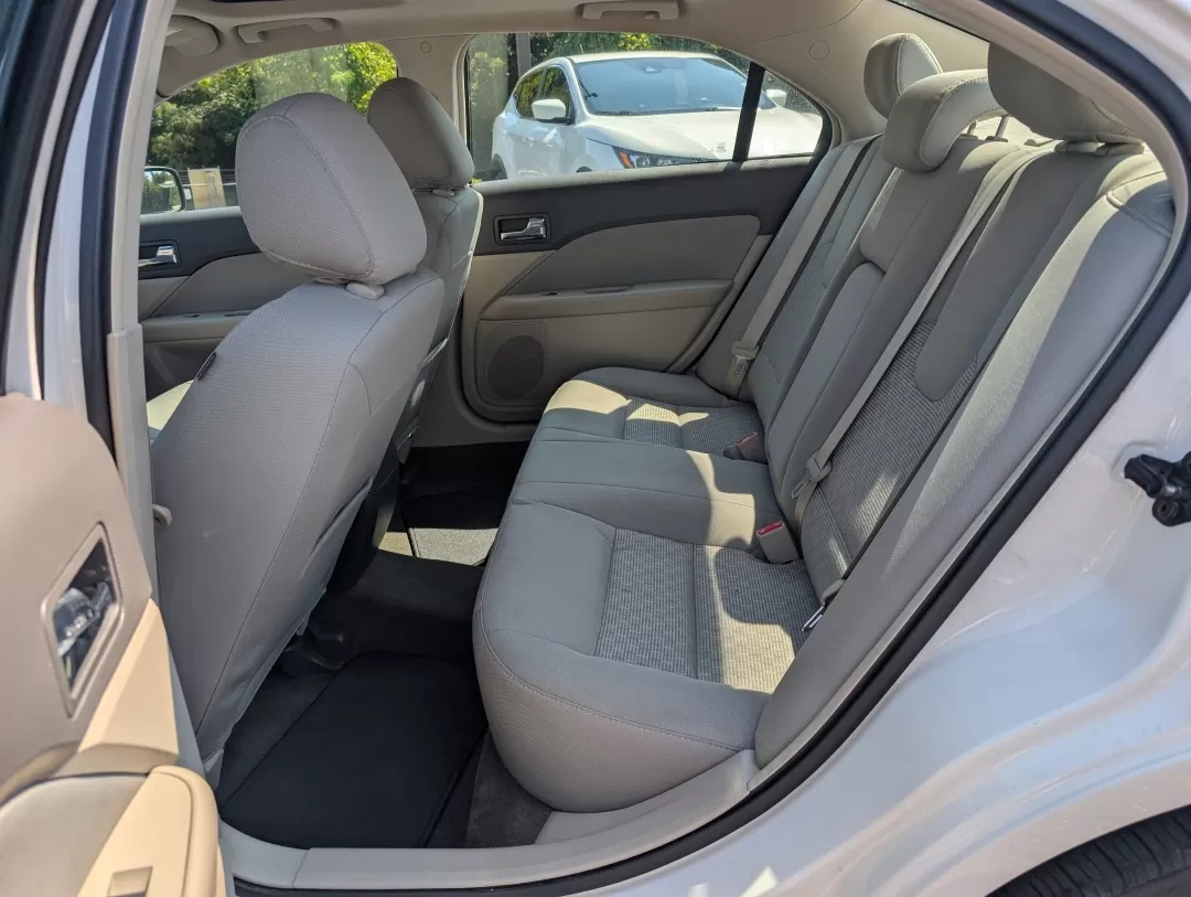 2012 Ford Fusion SE (3FAHP0HAXCR) with an Other engine, located at 3959 U.S. 80 W, Phenix City, AL, 36870, (334) 297-4885, 32.469296, -85.135185 - **Discover Your Next Adventure with the 2012 Ford Fusion SE at Gils Auto in Phenix City, AL!**<br /> <br /> Are you looking for a reliable and stylish sedan that perfectly balances comfort and performance? The 2012 Ford Fusion SE is your perfect companion for everyday commutes or weekend getaways. W - Photo#11