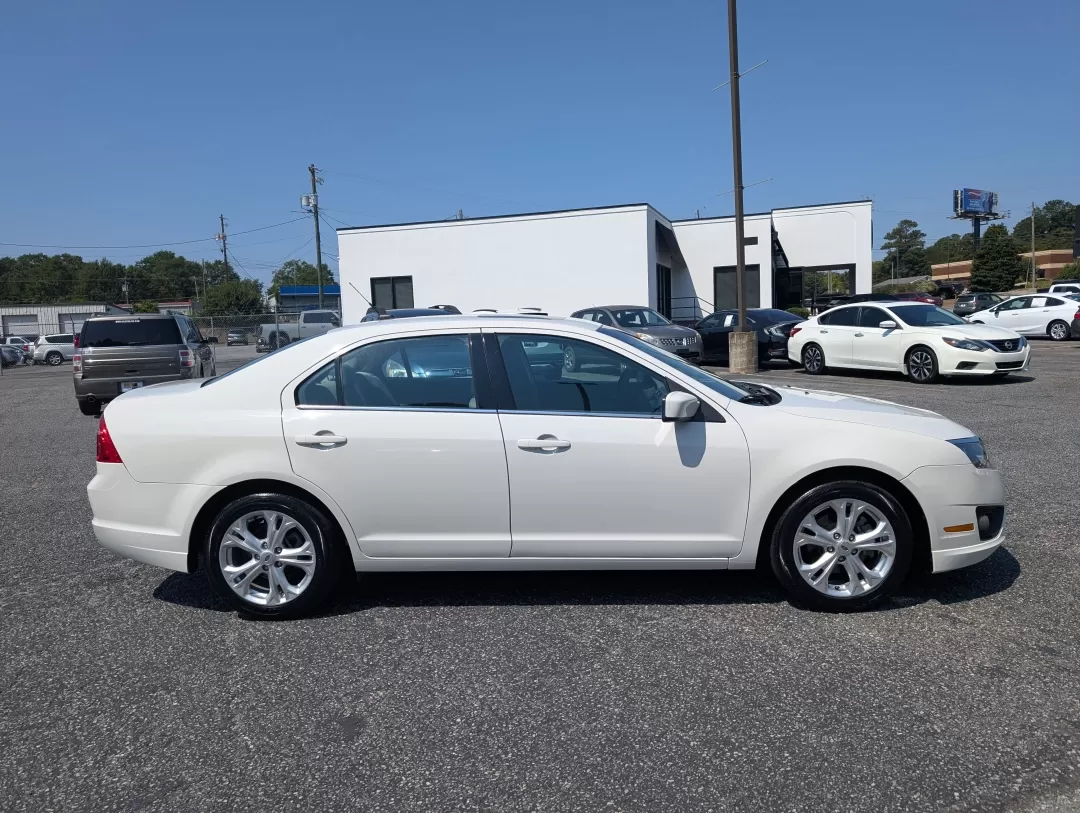 2012 Ford Fusion SE (3FAHP0HAXCR) with an Other engine, located at 7000 Northlake Connector, Columbus, GA, 31904, (706) 987-8085, 32.524975, -84.978134 - 2012 Ford Fusion SE - Photo#3