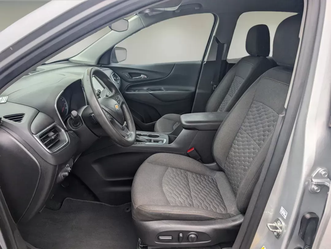 2018 /Jet Black Chevrolet Equinox LT (3GNAXJEV6JS) with an Turbocharged Gas I4 1.5L/ engine, 6-Speed Automatic transmission, located at 3959 U.S. 80 W, Phenix City, AL, 36870, (334) 297-4885, 32.469296, -85.135185 - 2018 Chevrolet Equinox LT - Photo#10