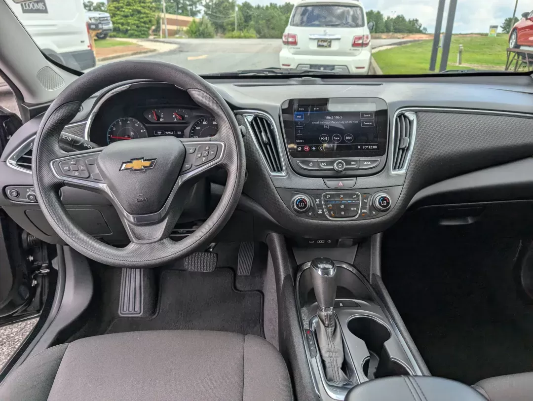 2019 /Jet Black Chevrolet Malibu LT (1G1ZD5ST4KF) with an Turbocharged Gas I4 1.5L/91 engine, 1-Speed Automatic transmission, located at 3959 U.S. 80 W, Phenix City, AL, 36870, (334) 297-4885, 32.469296, -85.135185 - 2019 Chevrolet Malibu LT - Photo#11