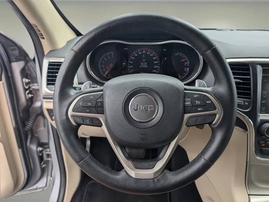 2014 /Black/Lt Frost Beige Jeep Grand Cherokee Limited (1C4RJEBG4EC) with an Regular Unleaded V-6 3.6 L/220 engine, 8-Speed Automatic w/OD transmission, located at 804 22nd Ave, Phenix City, AL, 36870, (334) 297-1860, 32.484749, -85.024475 - 2014 Jeep Grand Cherokee Limited - Photo#15