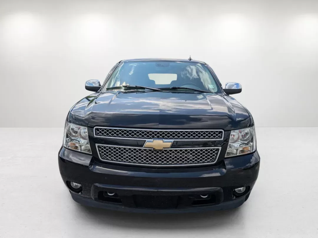 2008 /Ebony Chevrolet Tahoe LTZ (1GNFK130X8R) with an Gas/Ethanol V8 5.3L/323 engine, 4-Speed Automatic w/OD transmission, located at 1430 Gateway Drive, Opelika, AL, 36801, (334) 239-0944, 32.637871, -85.409790 - 2008 Chevrolet Tahoe LTZ - Photo#1