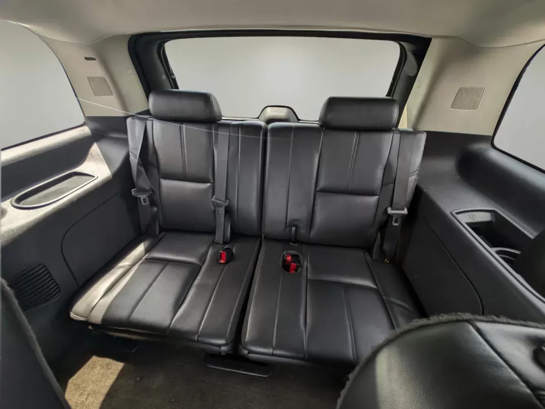 2008 /Ebony Chevrolet Tahoe LTZ (1GNFK130X8R) with an Gas/Ethanol V8 5.3L/323 engine, 4-Speed Automatic w/OD transmission, located at 1430 Gateway Drive, Opelika, AL, 36801, (334) 239-0944, 32.637871, -85.409790 - 2008 Chevrolet Tahoe LTZ - Photo#11