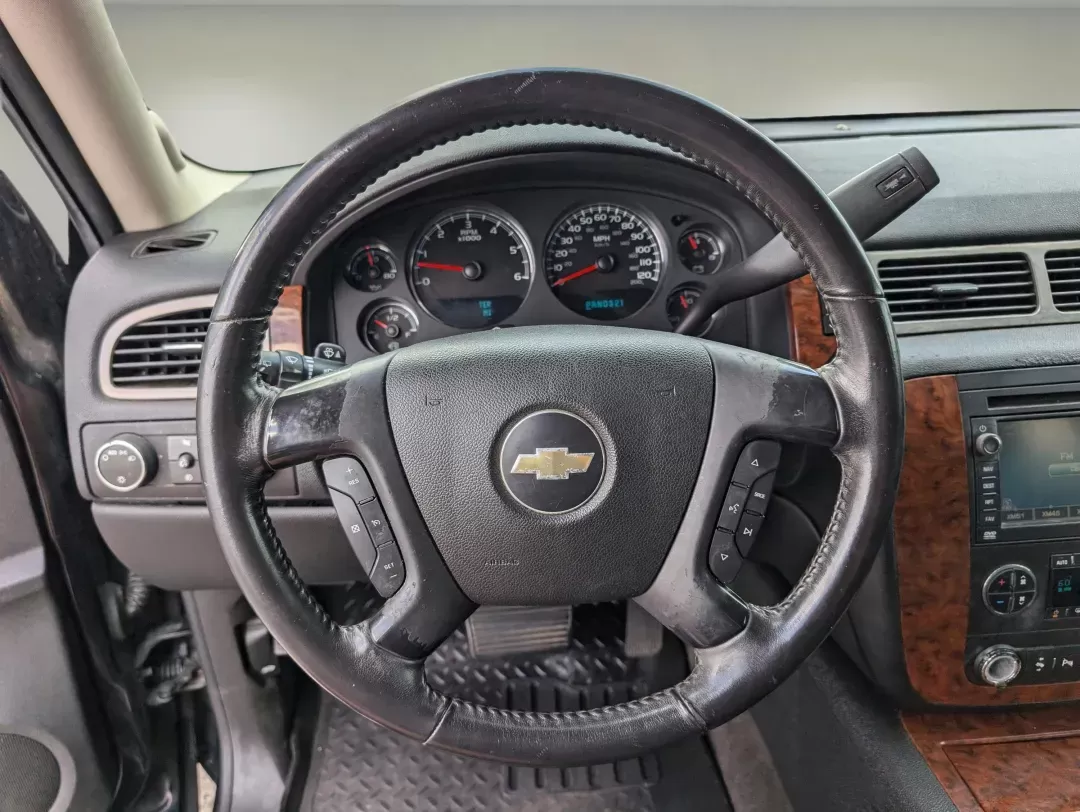 2008 /Ebony Chevrolet Tahoe LTZ (1GNFK130X8R) with an Gas/Ethanol V8 5.3L/323 engine, 4-Speed Automatic w/OD transmission, located at 1430 Gateway Drive, Opelika, AL, 36801, (334) 239-0944, 32.637871, -85.409790 - 2008 Chevrolet Tahoe LTZ - Photo#15