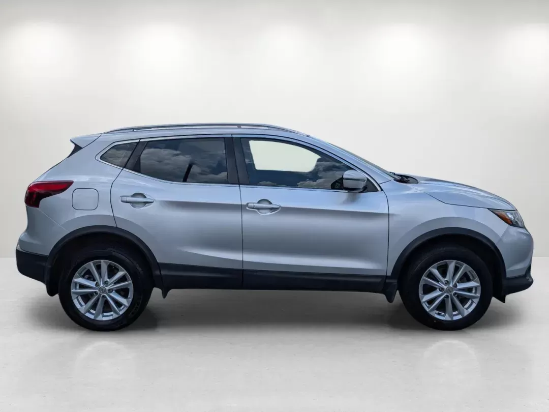 2017 /Charcoal Nissan Rogue Sport SV (JN1BJ1CP3HW) with an Regular Unleaded I-4 2.0 L/122 engine, 1-Speed CVT w/OD transmission, located at 3959 U.S. 80 W, Phenix City, AL, 36870, (334) 297-4885, 32.469296, -85.135185 - 2017 Nissan Rogue Sport SV - Photo#3