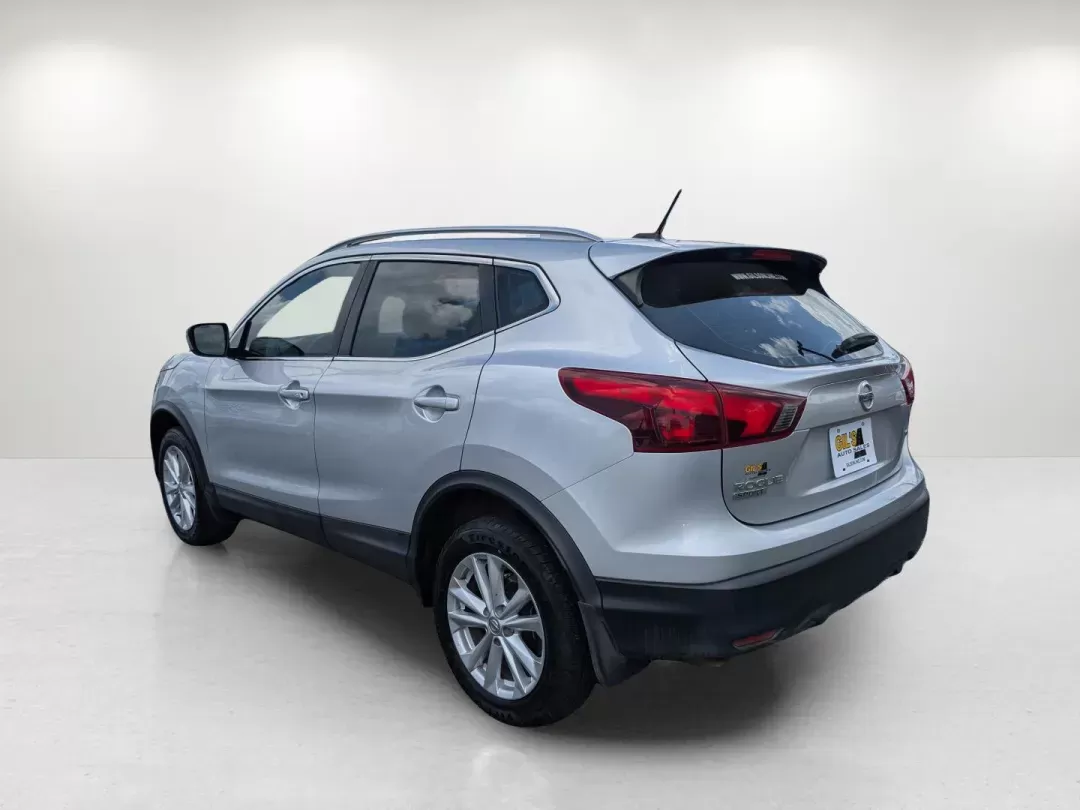2017 /Charcoal Nissan Rogue Sport SV (JN1BJ1CP3HW) with an Regular Unleaded I-4 2.0 L/122 engine, 1-Speed CVT w/OD transmission, located at 3959 U.S. 80 W, Phenix City, AL, 36870, (334) 297-4885, 32.469296, -85.135185 - 2017 Nissan Rogue Sport SV - Photo#6