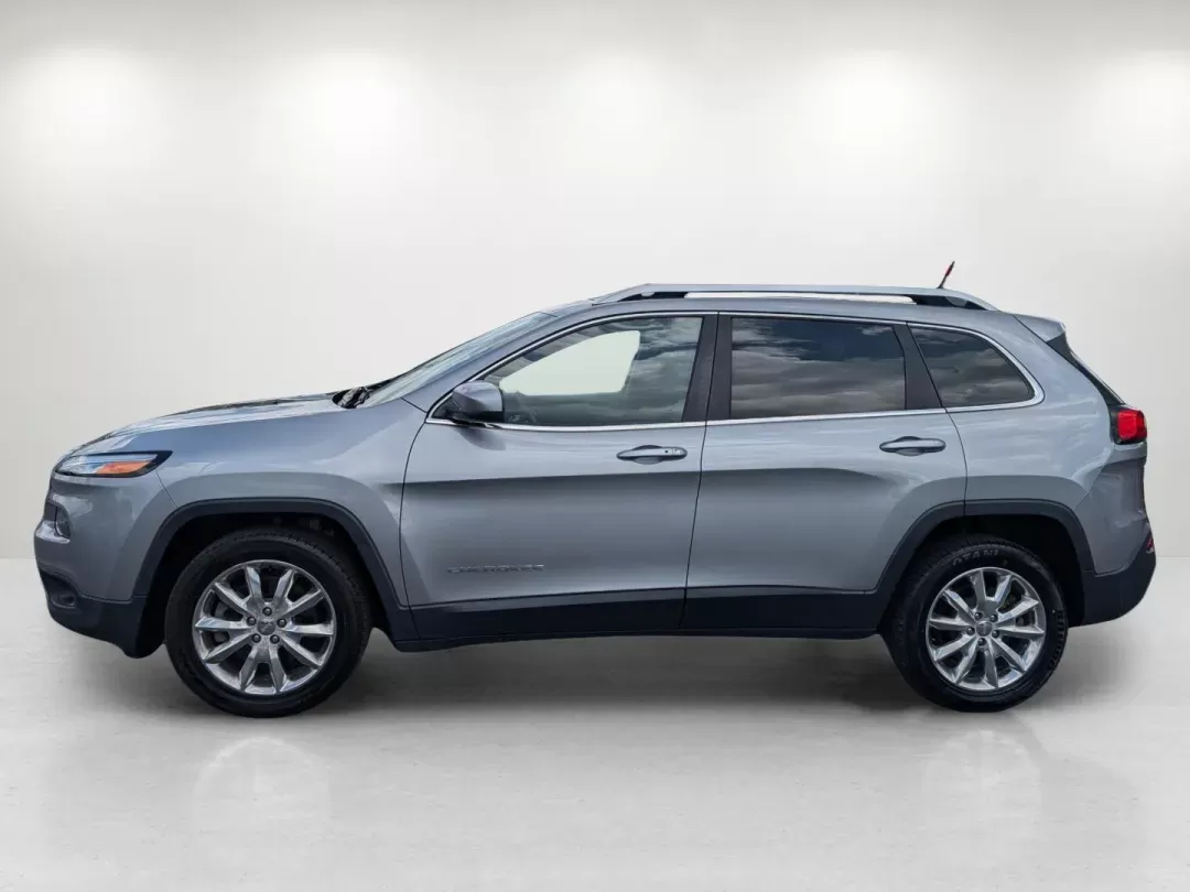 2015 /Black Jeep Cherokee Limited (1C4PJLDS8FW) with an Regular Unleaded V-6 3.2 L/198 engine, 9-Speed Automatic w/OD transmission, located at 3959 U.S. 80 W, Phenix City, AL, 36870, (334) 297-4885, 32.469296, -85.135185 - 2015 Jeep Cherokee Limited - Photo#6